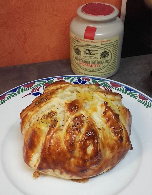 Tourte Camembert Ladons par Rolande Flavion