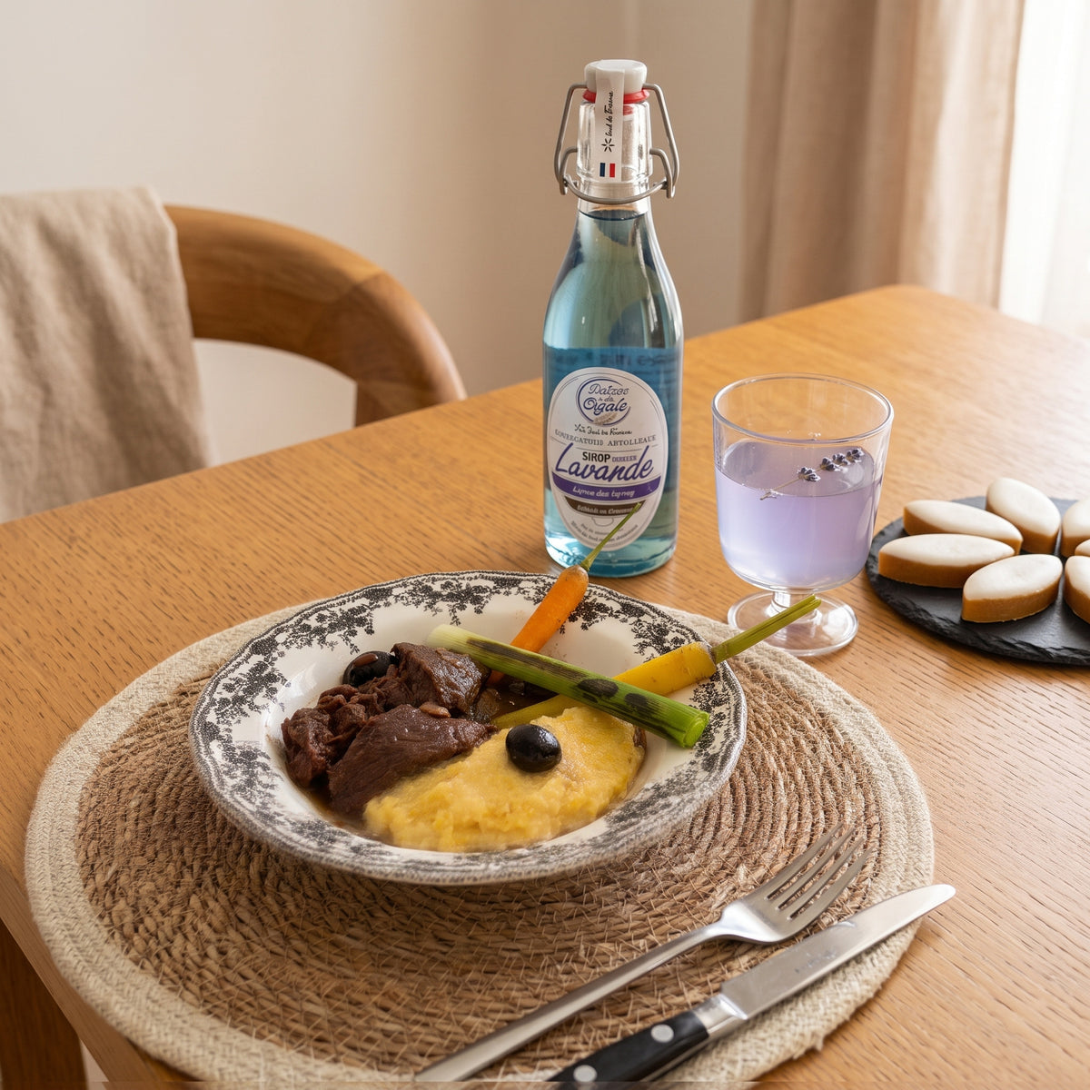 La Box Gourmande — plat dressé avec boisson régionale